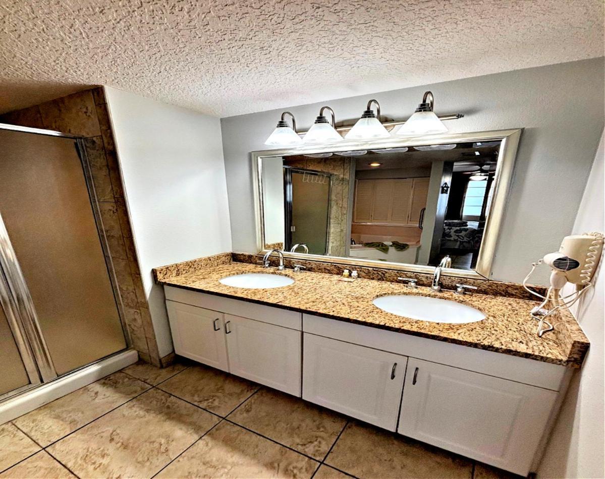2 Bedroom Direct Oceanfront Wyndham Ocean Walk Daytona Beach 2226-0 Extérieur photo